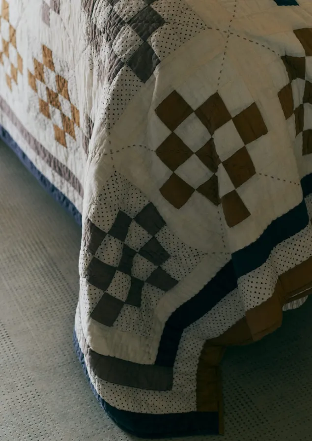 tile_cotton_patchwork_quilt_5-1.webp Textiles | Blankets & Throws-TOAST Tile Cotton Patchwork Quilt Ecru/GoldenHay/Prune