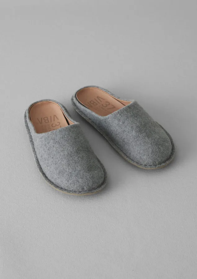 viba_roma_felt_slippers_3.webp Slippers | Nightwear-TOAST Viba Roma Felt Slippers Grey