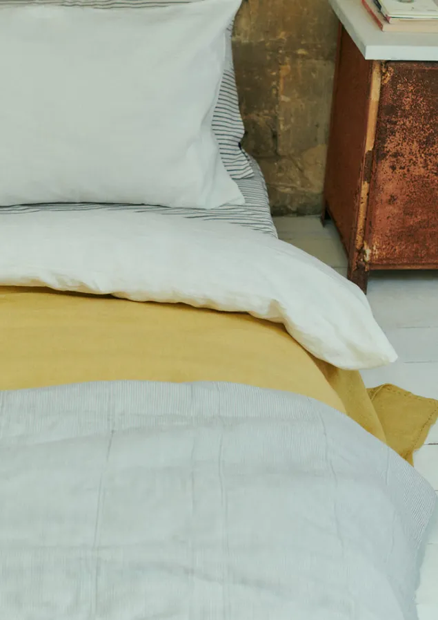 washed_linen_cotton_duvet_cover_3-7.webp Textiles | Bed Linen-TOAST Washed Linen Cotton Duvet Cover Ecru