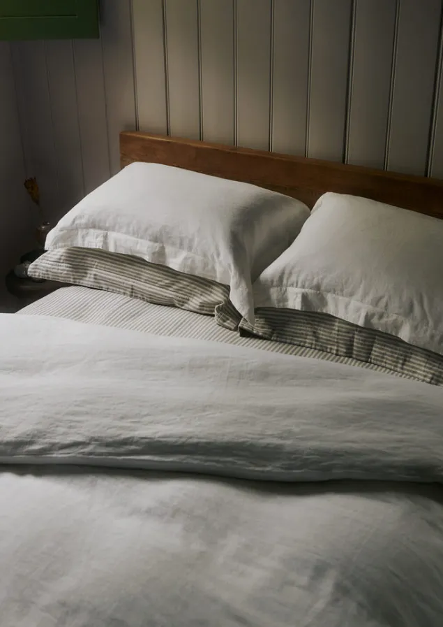 washed_linen_cotton_duvet_cover_5-5.webp Textiles | Bed Linen-TOAST Washed Linen Cotton Duvet Cover Ecru