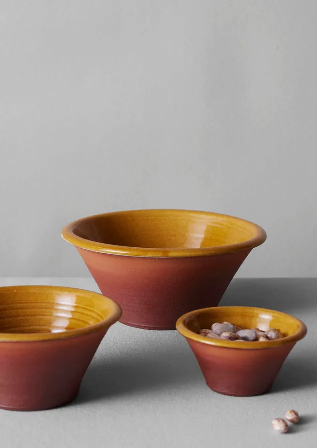 willow_pottery_nesting_bowls_12.webp Ceramics | Kitchen-TOAST Willow Pottery Nesting Bowls Terracotta/Ochre
