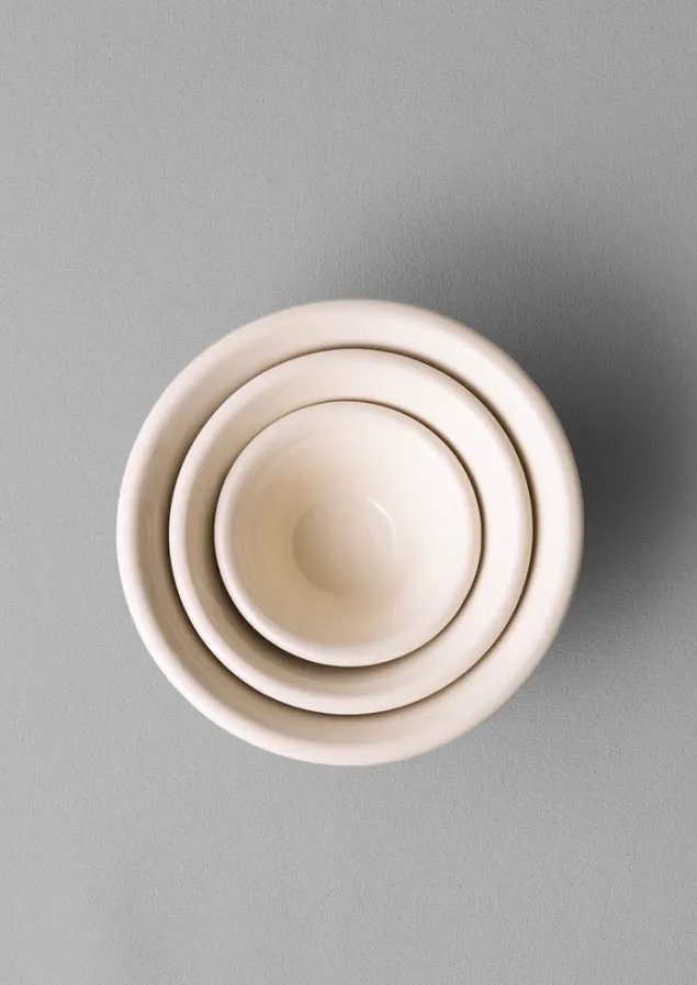 willow_pottery_nesting_bowls_3-2.webp Kitchen | Tableware-TOAST Willow Pottery Nesting Bowls Terracotta/Ecru