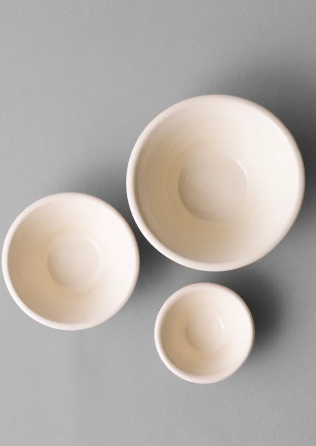 willow_pottery_nesting_bowls_5-2.webp Kitchen | Tableware-TOAST Willow Pottery Nesting Bowls Terracotta/Ecru